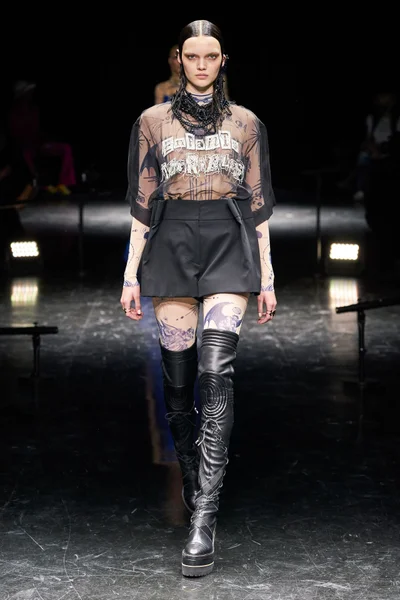 Look 29